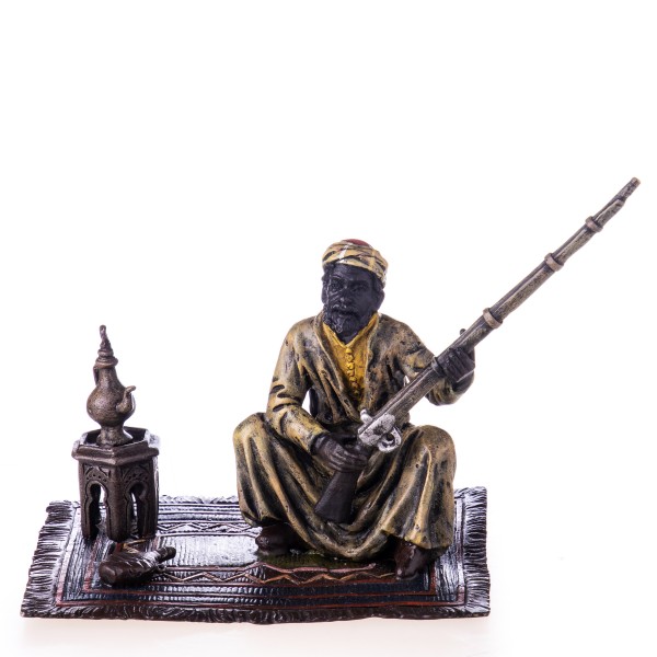 Farbige Bronzefigur Wiener Art Araber mit Gewehr BT822