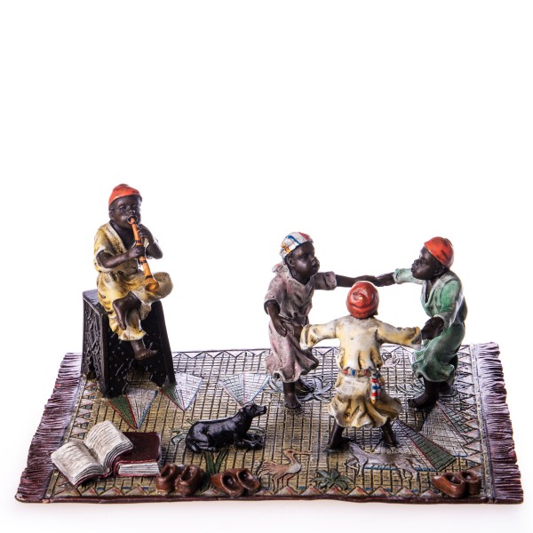 Farbige Bronzefigur Musizierende und Tanzende Kinder BT821
