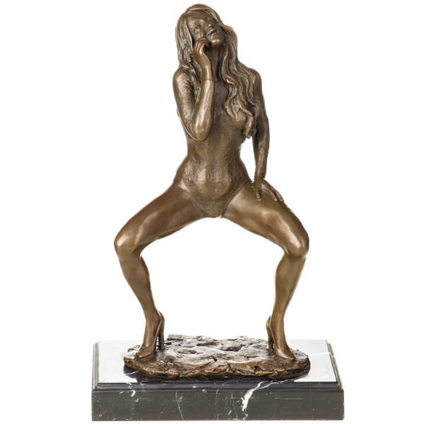 Erotische Bronzefigur Frau mit Zigarette BT947