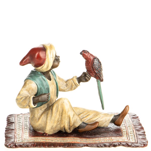 Farbige Bronzefigur Wiener Art Junge mit Papagei BT979